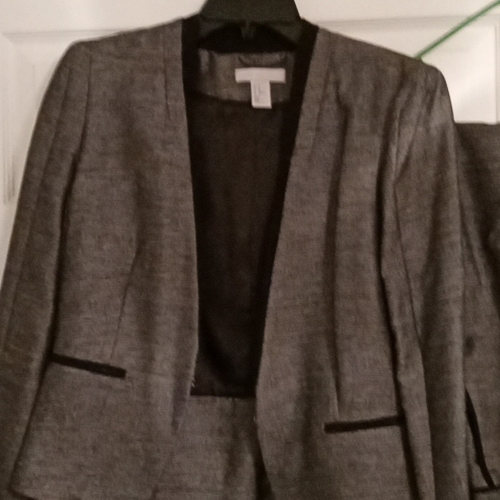 Pants suit